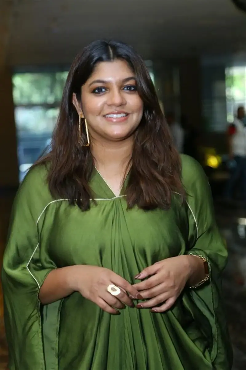 TELUGU GIRL APARNA BALAMURALI IMAGES AT 2018 MOVIE SUCCESS MEET 3